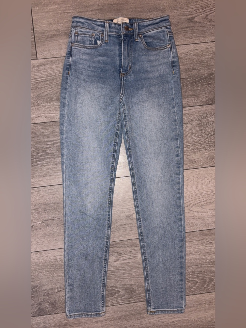 Universal Thread Denim Jeans Size 4 Reg High Rise Everyday Skinny Light Wash EUC